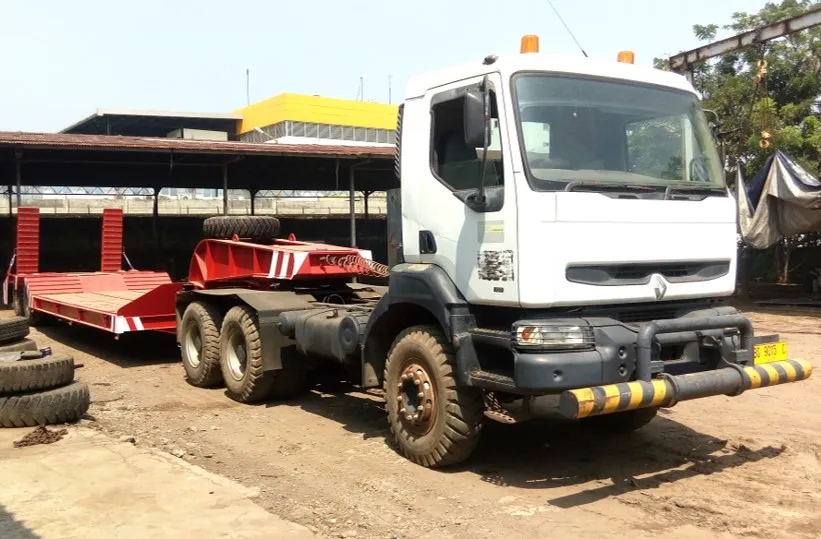 karoseri lowbed fix gooseneck 2 axle trailer