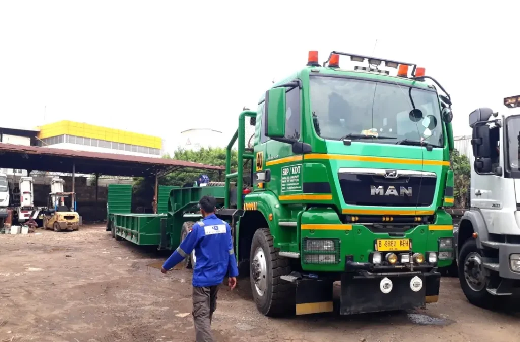 karoseri lowbed trailer 2 axle fix goosneck flatbed type