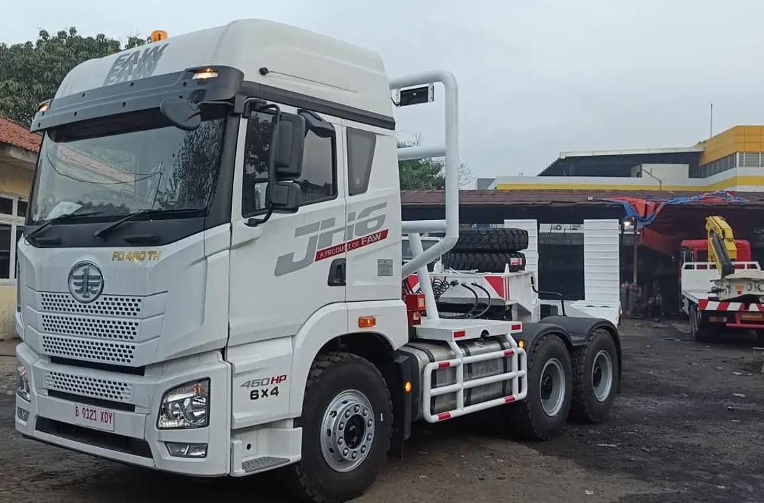 karoseri-lowbed-trailer-3-axle-fix-goosneck-flatbed-type