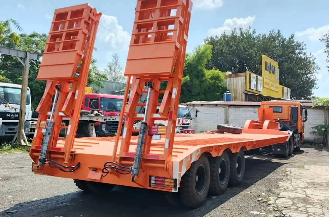karoseri lowbed trailer 3 axle fix goosneck flatbed type
