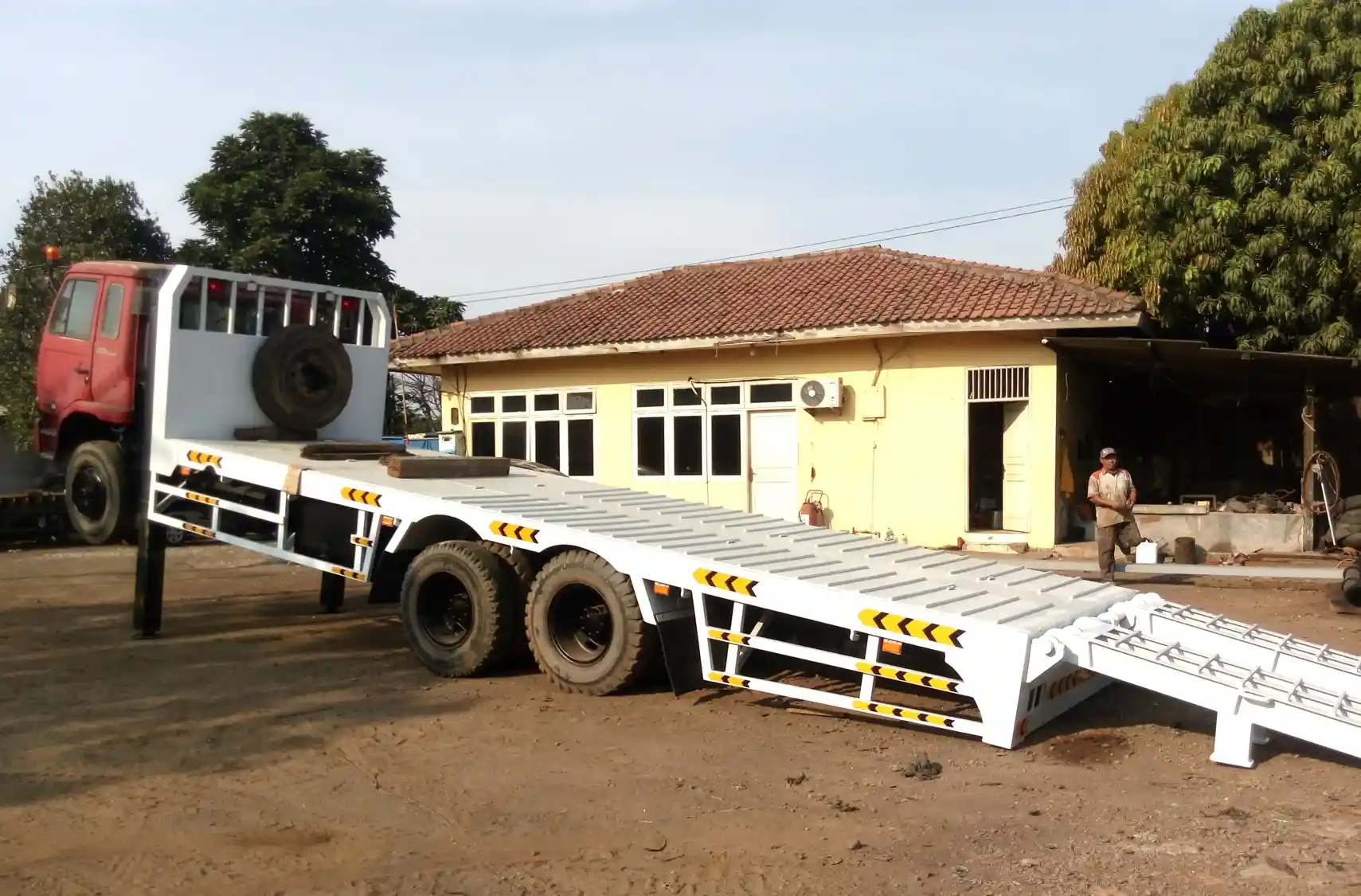 Heavy Duty Vehicle Self Loader Truck