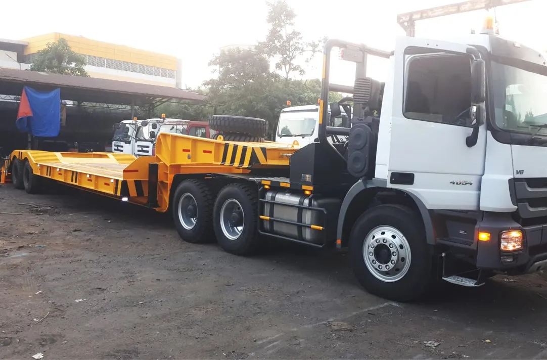 Karoseri Fix Gooseneck Lowbed Trailer