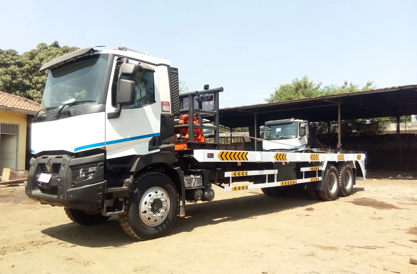 karoseri truk oil winch truck