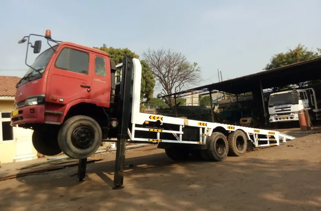 karoseri truk self loader